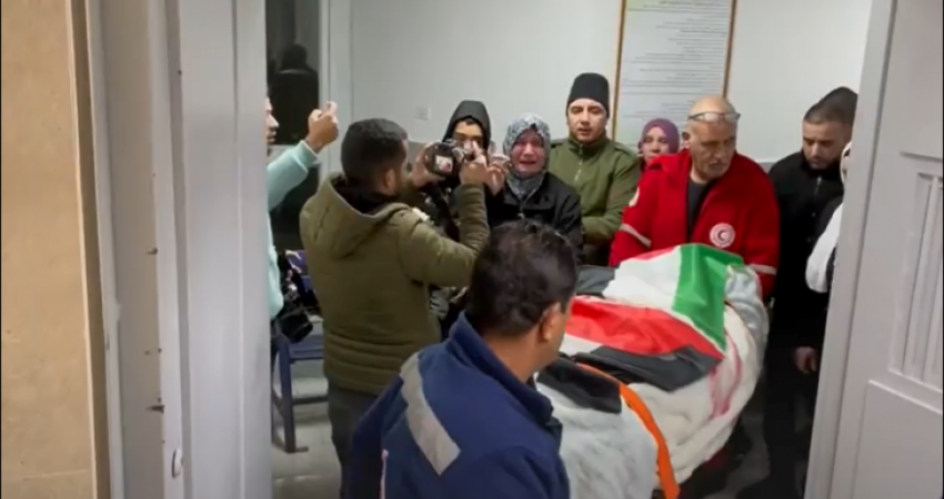 جماهير فلسطينية تشيع الشهيدة مها الزعتري في الخليل