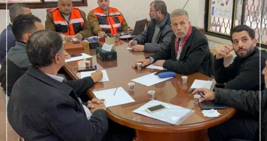 بلدية غزة تبحث آلية التعامل مع المنخفض الجوي
