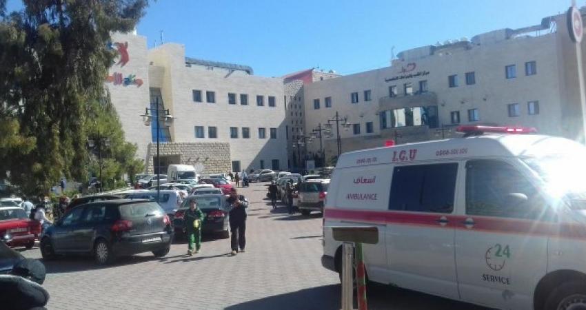 اندلاع حريق قرب مدخل مجمع فلسطين الطبي برام الله