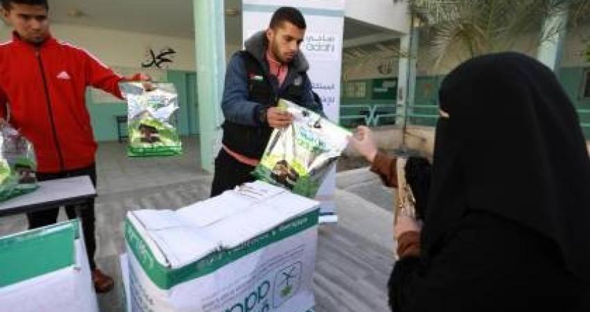 الأوقاف بغزة تشرع بتوزيع لحوم الأضاحي المقدمة من السعودية