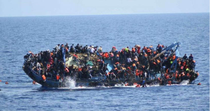 غرق 73 مهاجرا إثر انقلاب مركب قبالة السواحل الليبية