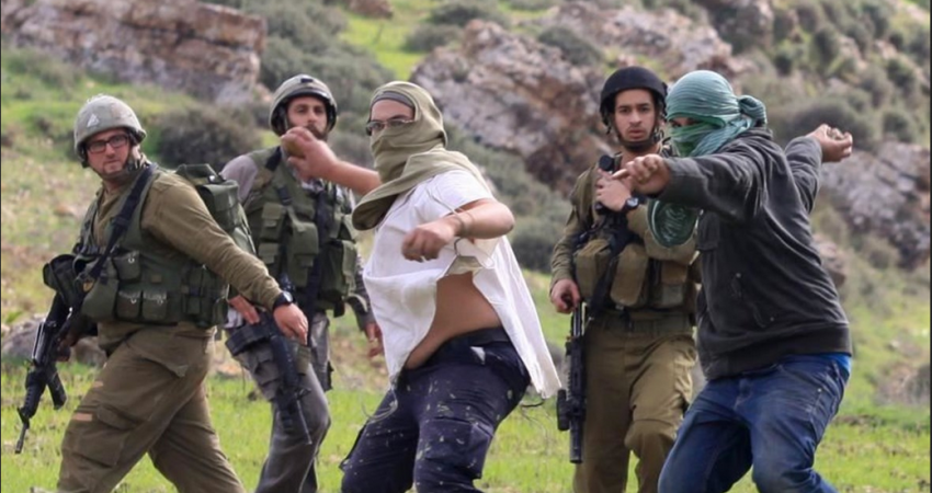 مستوطنون يهاجمون منازل الفلسطينيين في نابلس