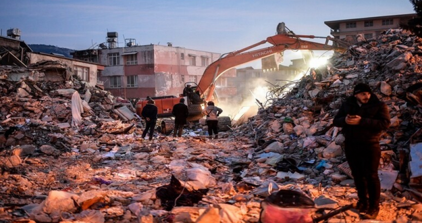 توقيف عمدة مدينة تركية دمرها الزلزال بالكامل تقريبا