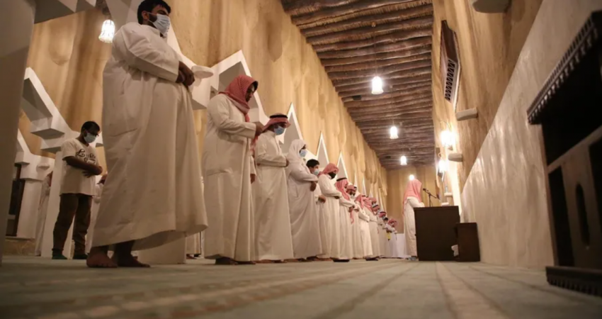 السعودية تمنع بث الصلوات وجمع التبرعات خلال شهر رمضان