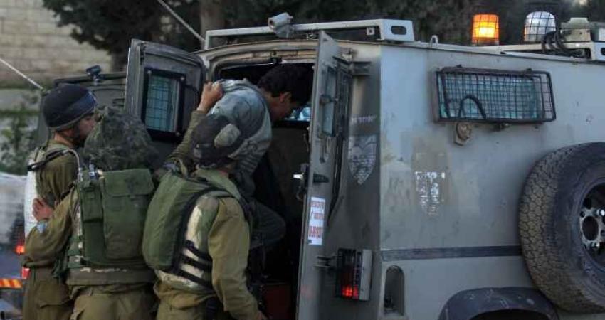 الاحتلال يعتقل 4 فلسطينيين من قلقيلية