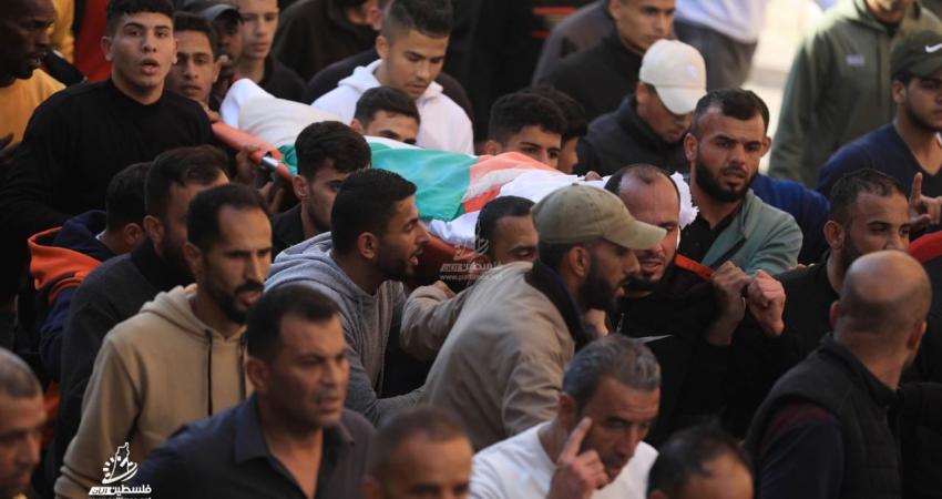 جماهير النصيرات تشيع جثمان الشهيد أمين وردة