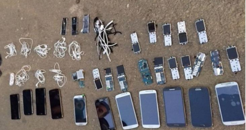 الاحتلال يزعم إحباط محاولة تهريب هواتف نقالة للأسرى