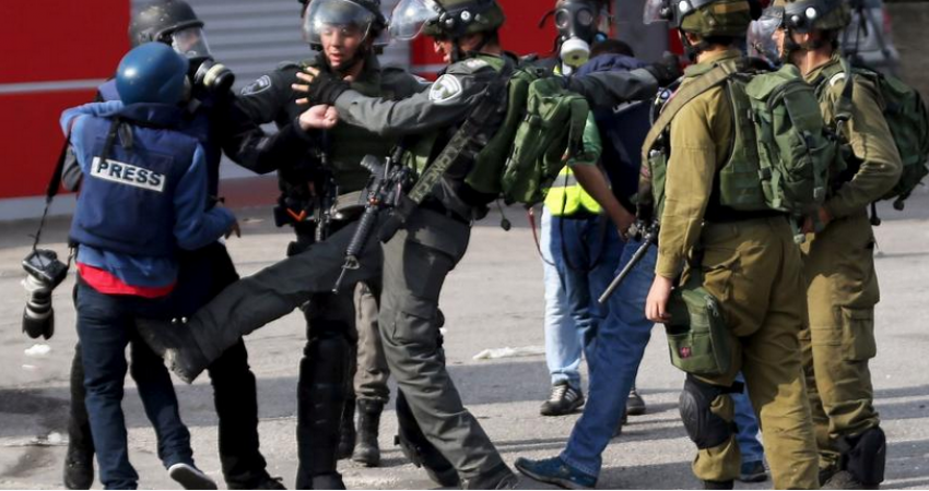 حماس: جرائم الاحتلال بحق الصحفيين لن تحجب حقيقة إرهابه