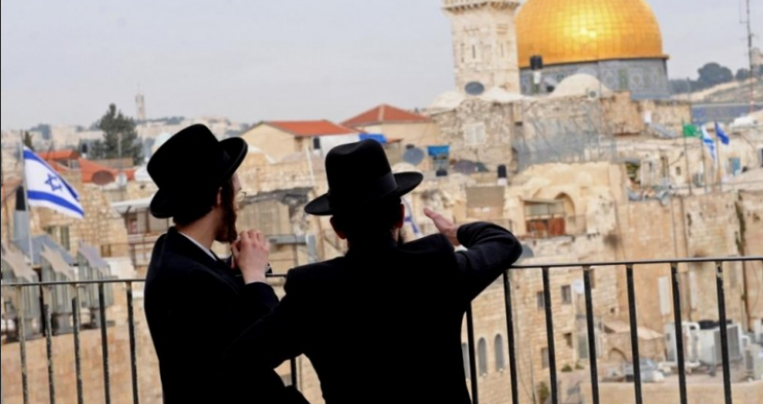 الاحتلال يواصل سرقة آثار القصور الأموية بالقدس