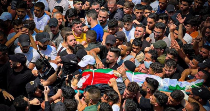 جماهير فلسطينية تُشيع الشهيد أحمد طه في سلفيت