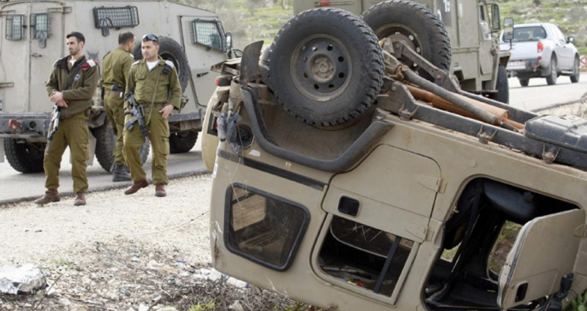 إصابة 4 جنود إسرائيليين بانقلاب مركبة عسكرية قرب الخليل