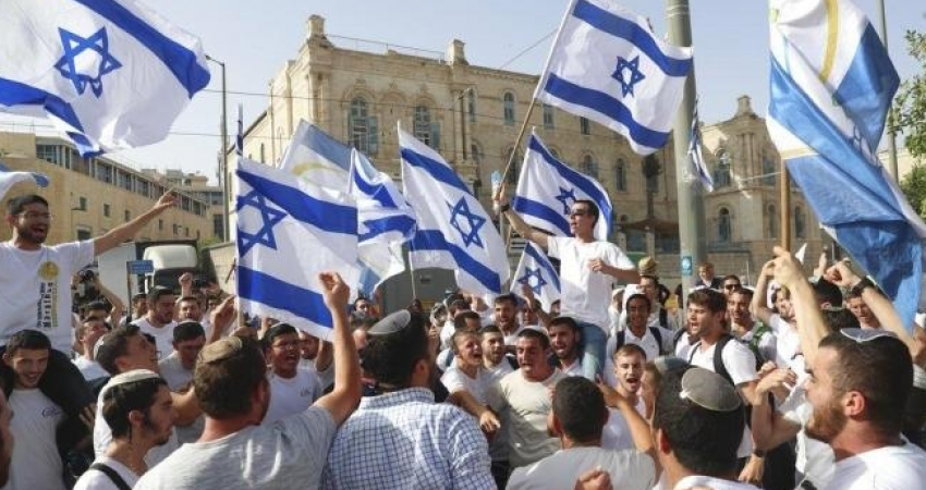 مسيرة استفزازية للمستوطنين في حي الشيخ جراح بالقدس