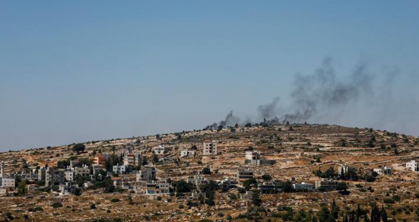 مستوطنون يواصلون إحراق منازل ومركبات المستوطنين شمال رام الله