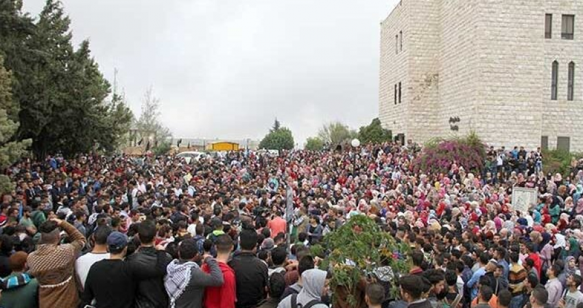 الكتلة الإسلامية تهنئ الشعب والأمتين العربية والإسلامية بحلول عيد الأضحى