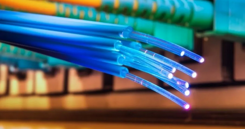 مشروع إسرائيلي يربط الاحتلال بدول الخليج وأوروبا بكابل ألياف ضوئية