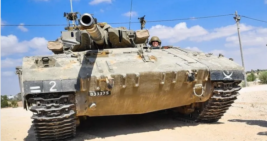 الاحتلال يبرم صفقة بيع 200 دبابة ميركافا قديمة لدولتين إحداهما أوروبية
