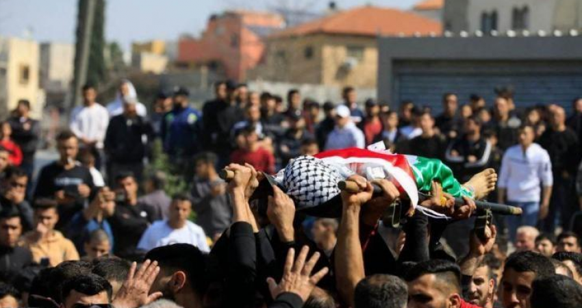 أهالي البيرة يُشيّعون الشهيد محمد حسنين