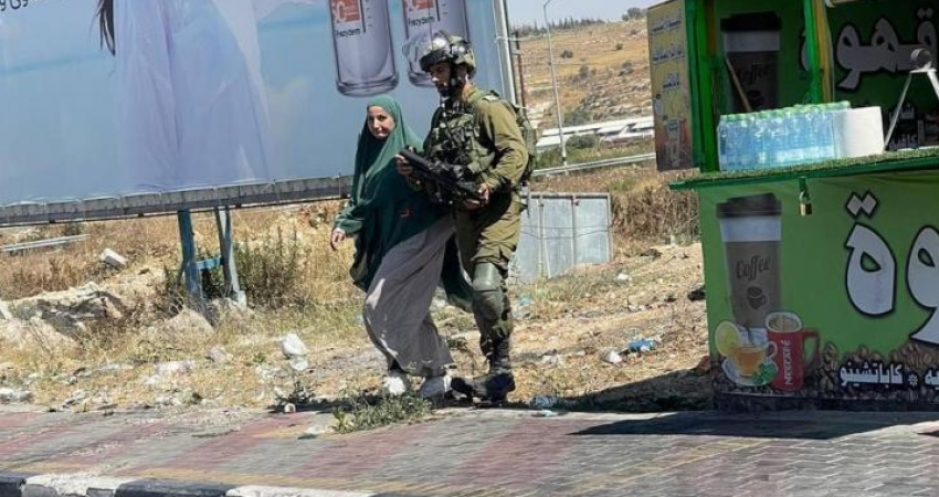 الاحتلال يعتقل فتاة فلسطينية شمال البيرة