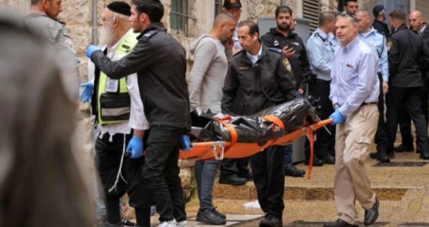 إصابة مستوطن بحراح خطيرة بعملية طعن في القدس