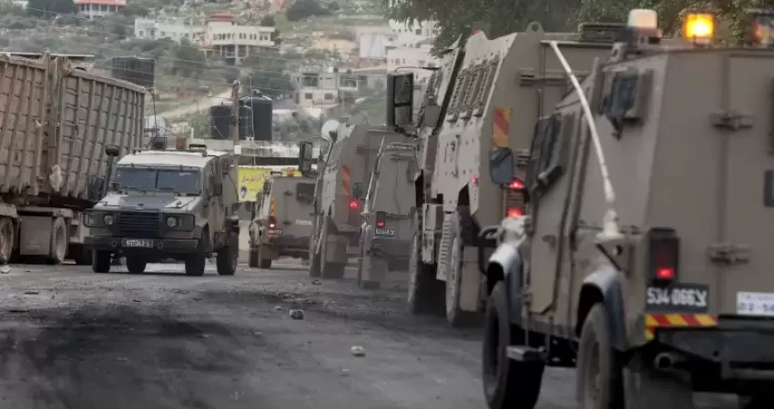 صورة من الارشيف