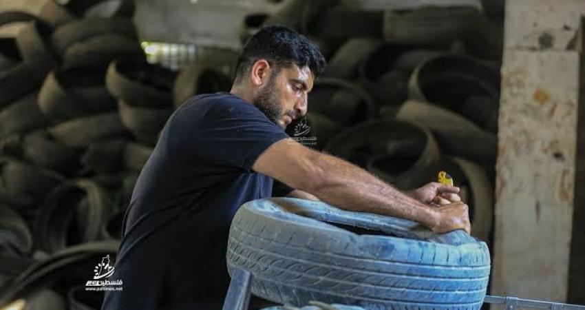 ورشة تصليح إطارات في غزة