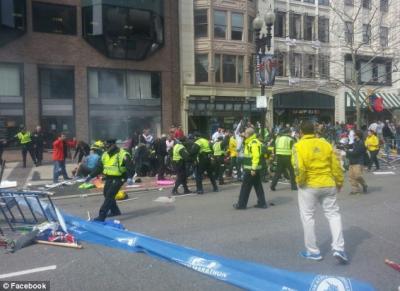 بالصور: لحظة وقوع الانفجارات في مدينة بوسطن الأمريكية