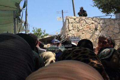 صور: معاناة الفلسطينيين على معبر بيت لحم