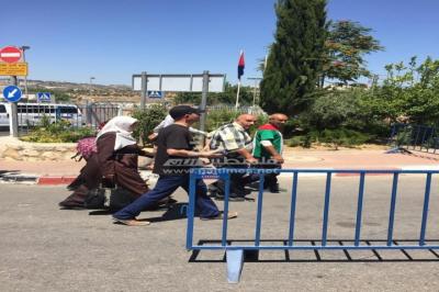 صور: معاناة الفلسطينيين على معبر بيت لحم