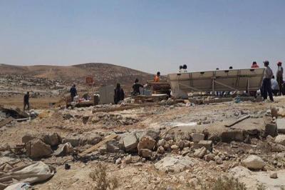 هدم الاحتلال خيام منطقة الرهوة في واد الخليل