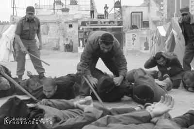 مشاهد تمثيلية لمعاناة الأسرى داخل سجون الاحتلال