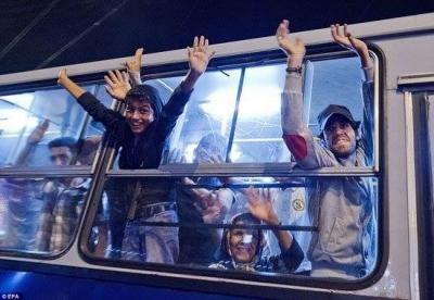صور: آلاف المهاجرين السوريين يصلون إلى ‫‏ألمانيا‬ و ‫النمسا‬