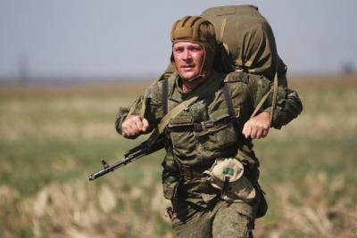 صور: تدريبات لمظليين روس وبيلاروس وصرب جنوب روسيا